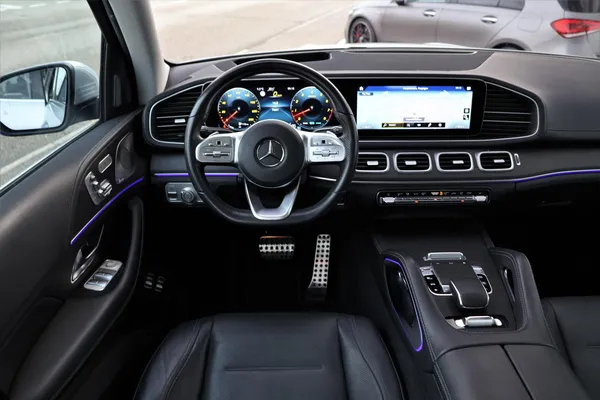 Car image 16