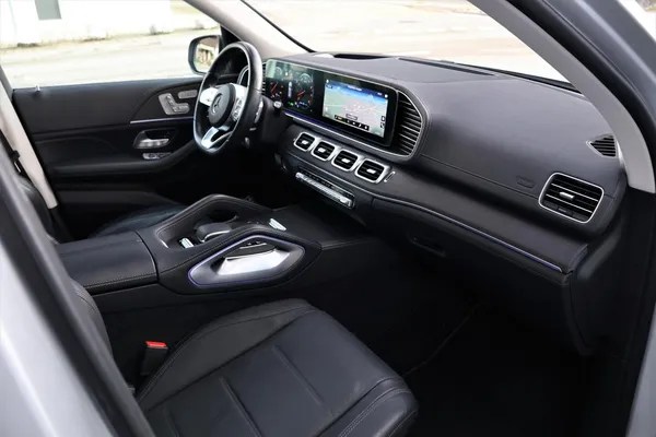 Car image 22