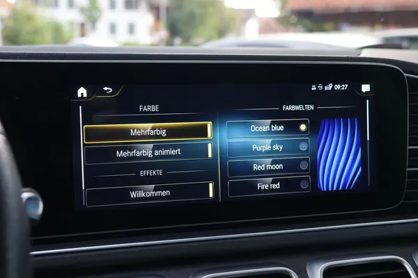 Car image 30