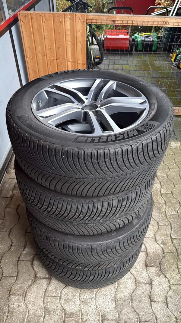 Car image 33