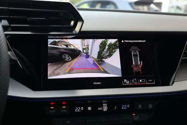 Car image 26