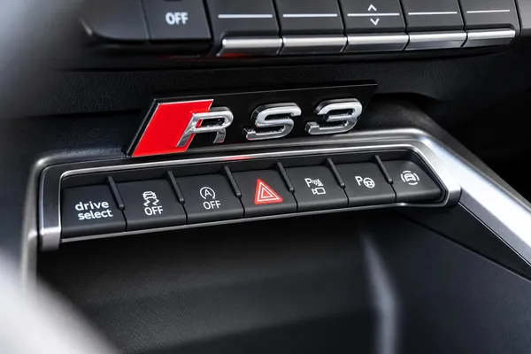 Car image 34