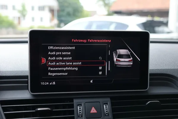 Car image 25