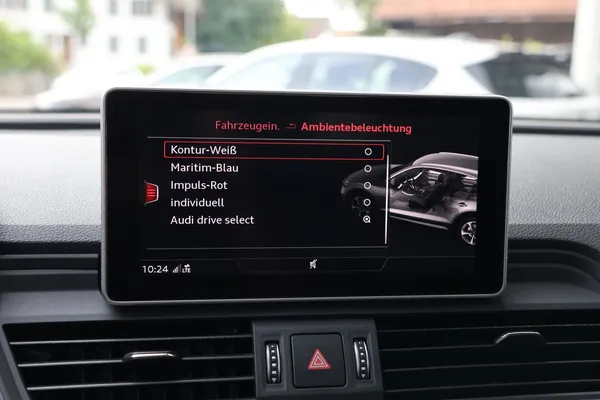 Car image 26