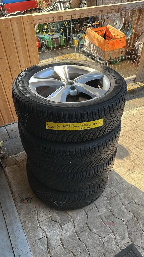 Car image 30