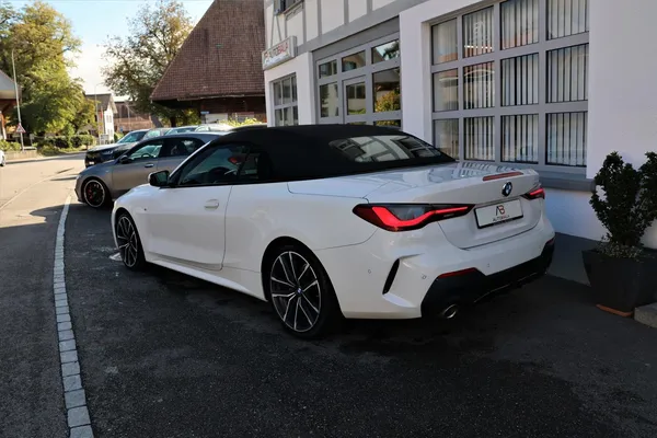 Car image 8