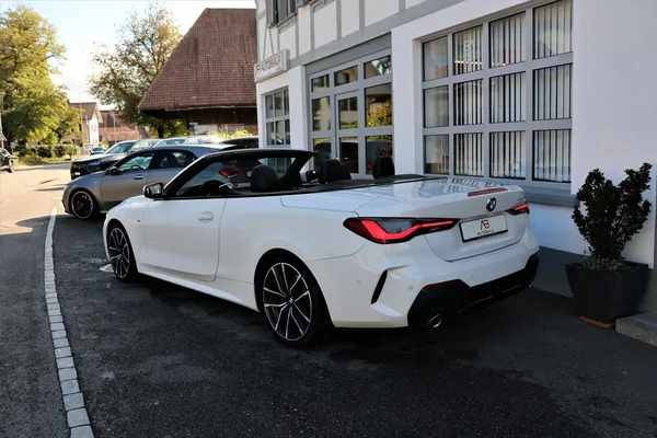 Car image 13