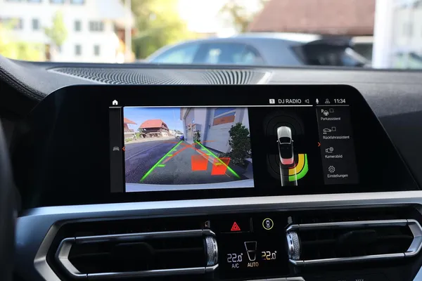 Car image 23