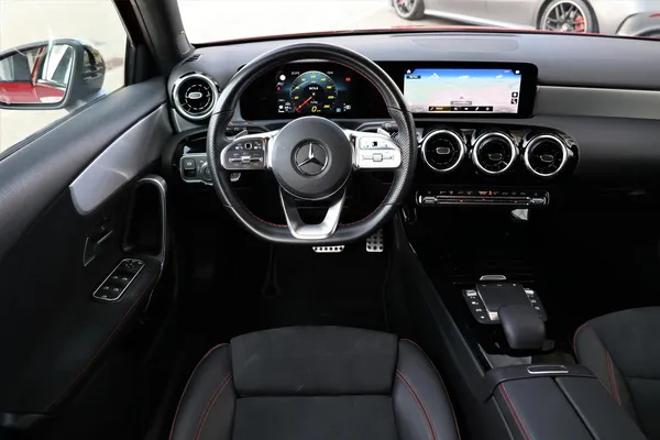 Car image 13