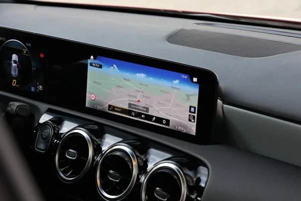 Car image 18