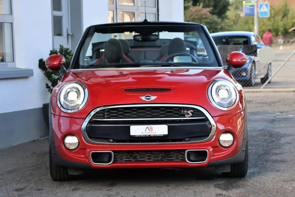 Car image 8