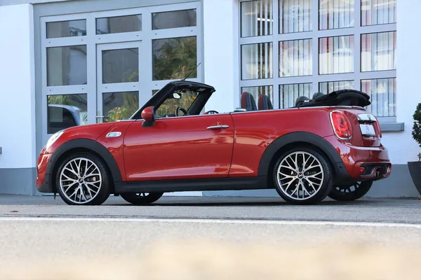 Car image 11