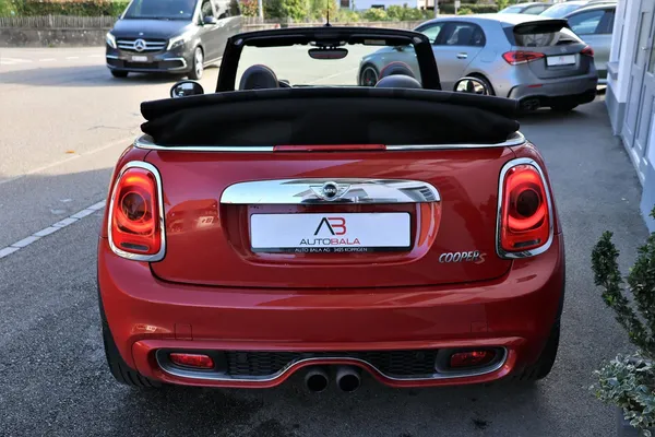 Car image 13