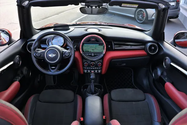 Car image 20