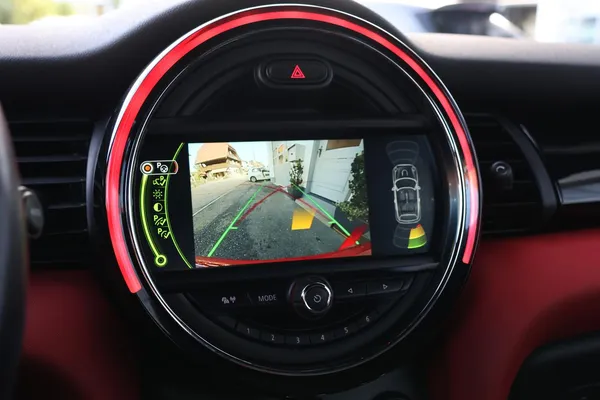 Car image 25
