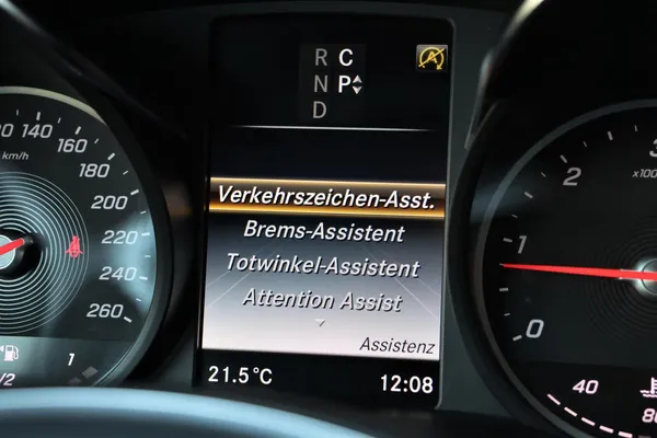 Car image 30