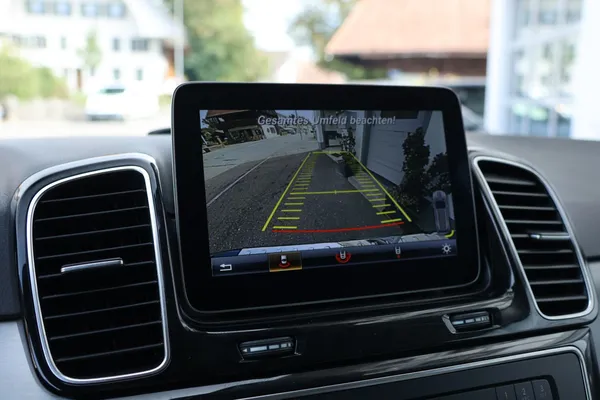 Car image 24