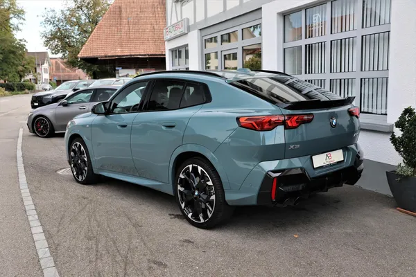 Car image 8