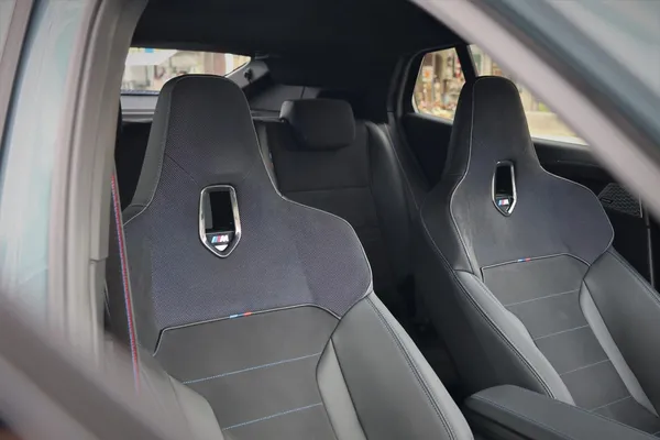 Car image 25