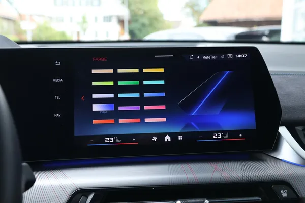 Car image 27