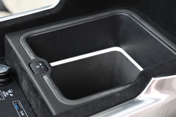 Car image 31