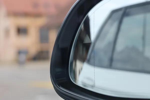Car image 28