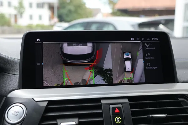 Car image 30