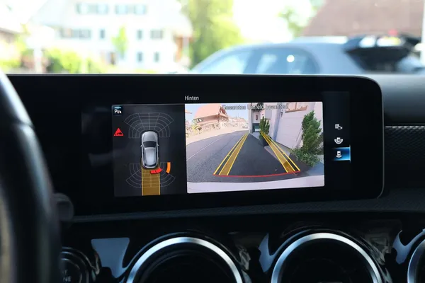 Car image 19