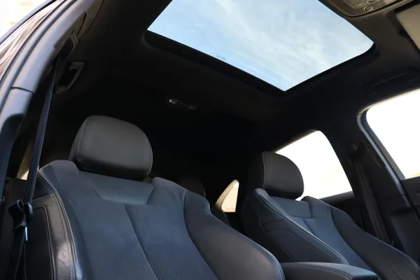 Car image 24