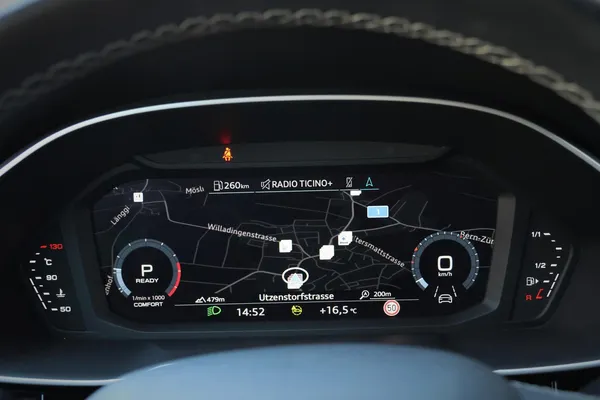 Car image 30