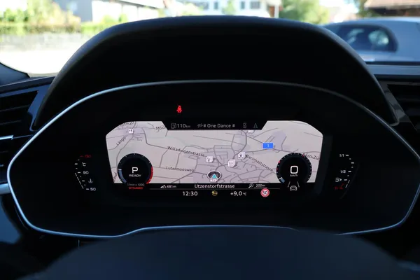 Car image 25