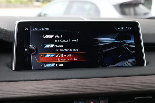 Car image 24