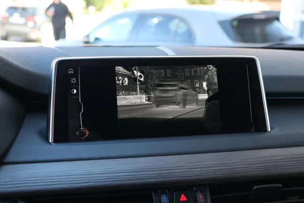 Car image 25