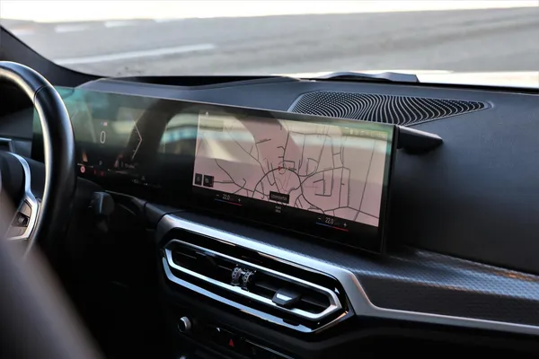 Car image 19