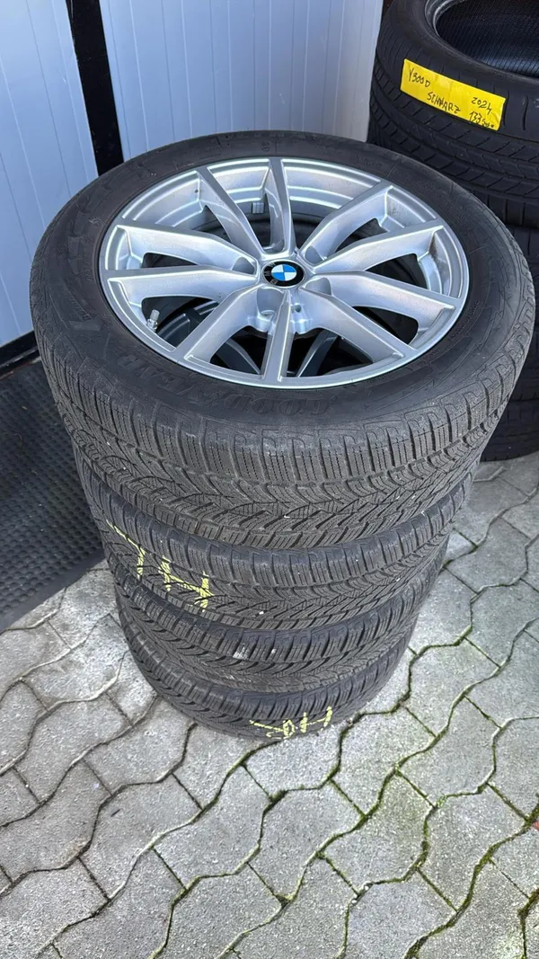 Car image 28