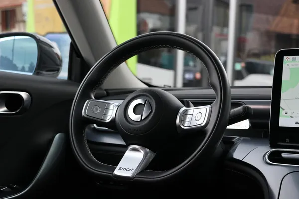Car image 15