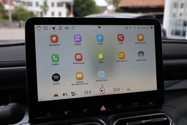 Car image 25