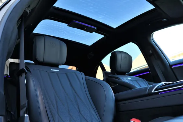 Car image 28