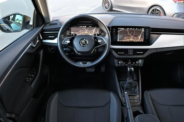 Car image 13