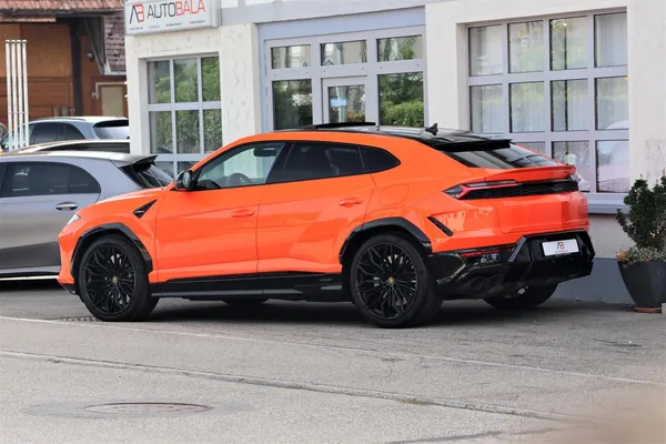 Car image 7