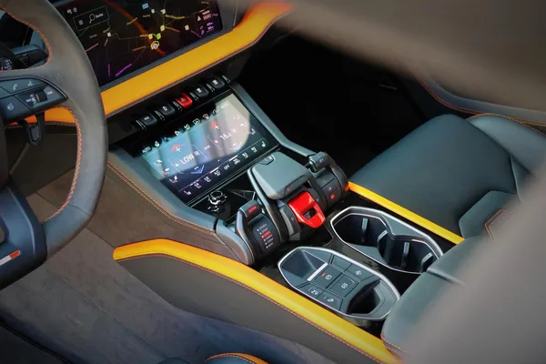 Car image 15