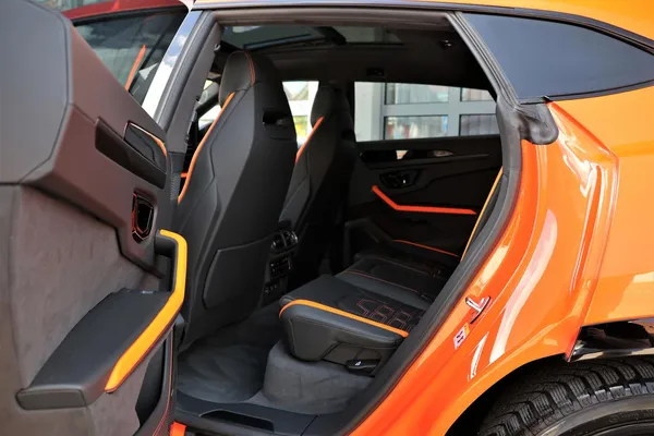 Car image 17