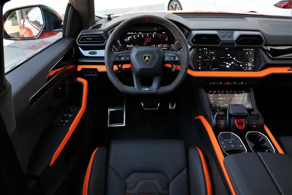 Car image 19