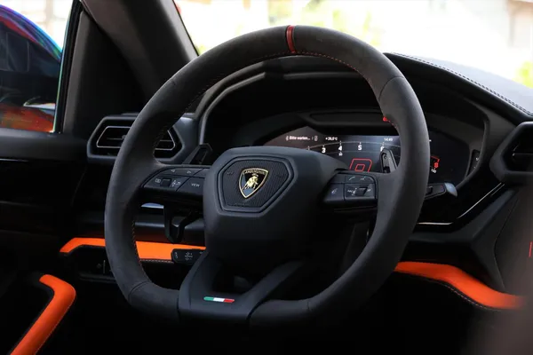 Car image 20
