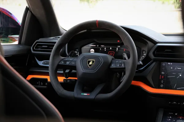 Car image 25
