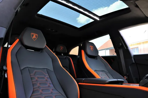 Car image 29