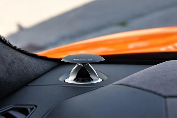 Car image 30