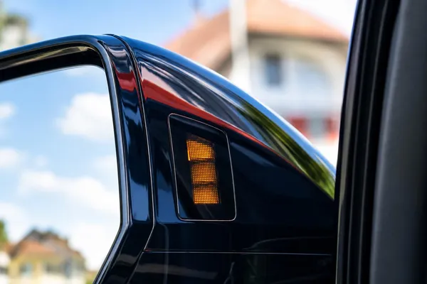 Car image 38