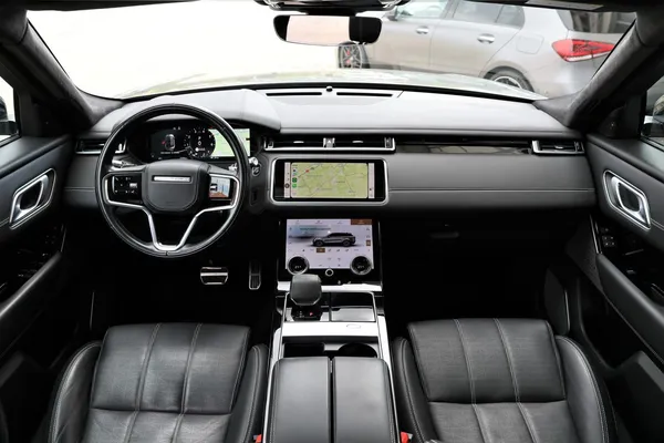 Car image 15