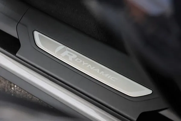 Car image 18